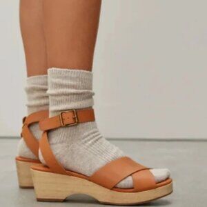 EVERLANE NWOT The Clog Sandal Cognac Brown Size 9